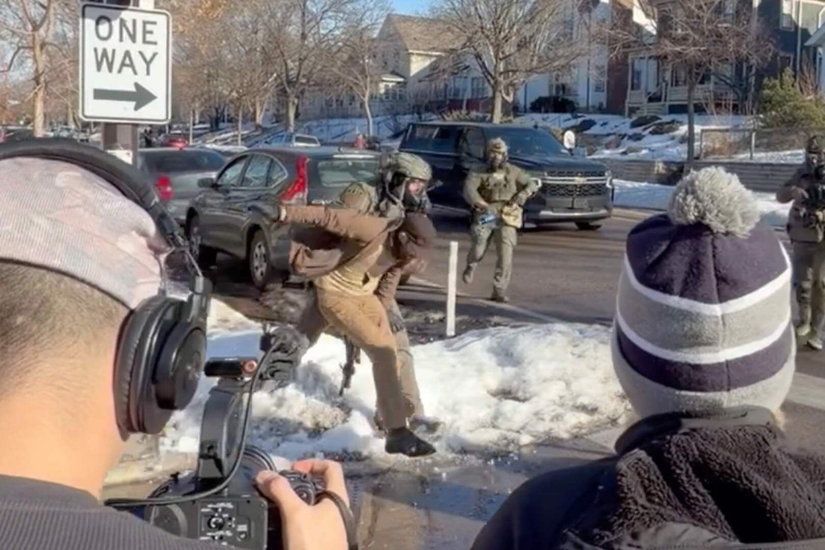 Videobeelden opgedoken van eerdere confrontatie Pretti met federale ...