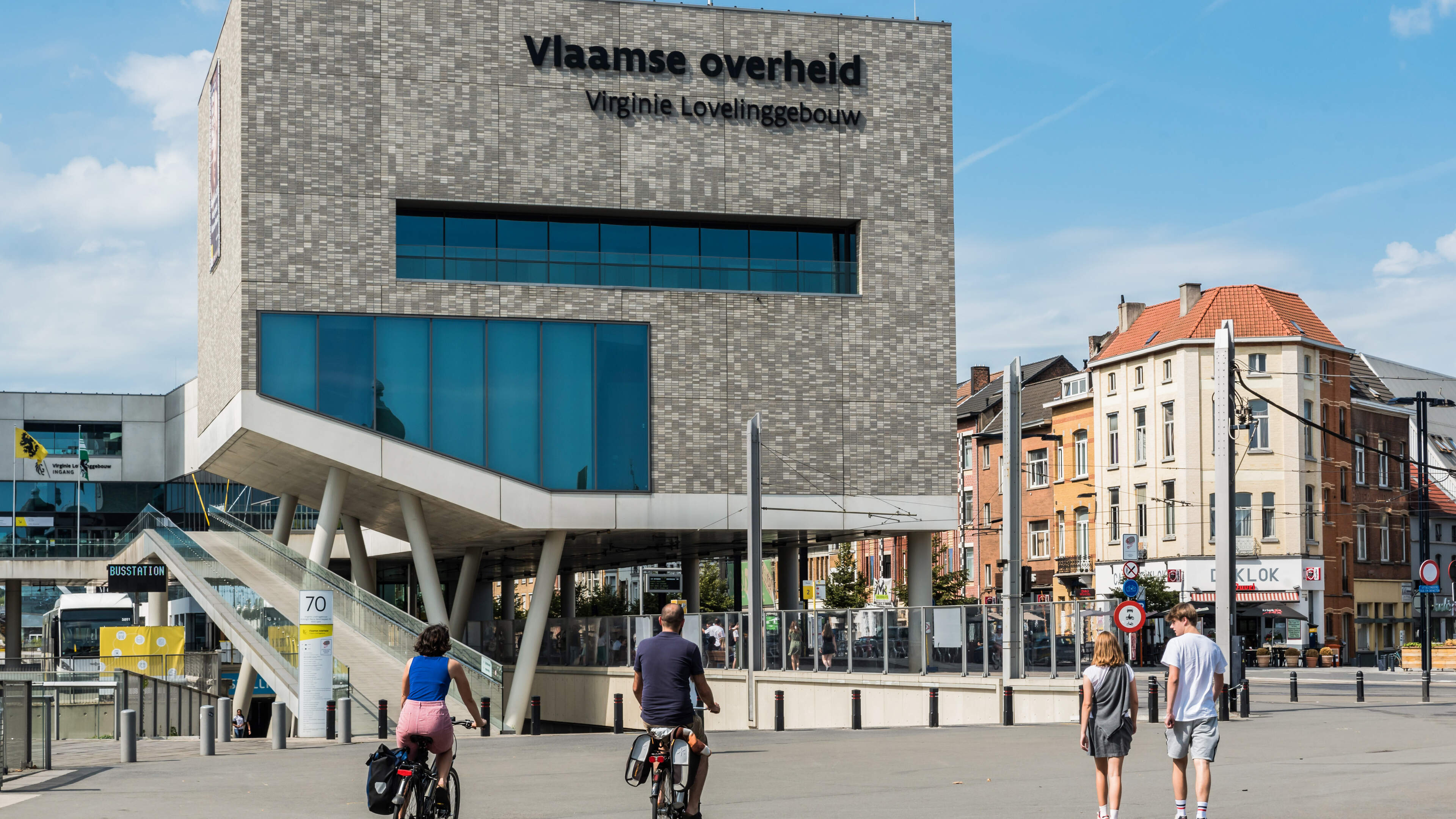 Vlaamse overheid herontdekt het fysieke loket, maar trekt er