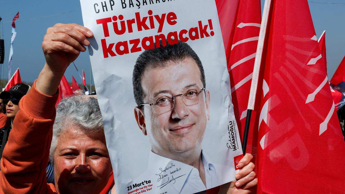 Erdogans aartsrivaal Ekrem Imamoglu veroordeeld tot celstraf van 20 maanden