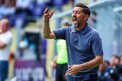 Besnik Hasi zag hoe een mak Anderlecht zijn ongeslagen status kwijtspeelde.