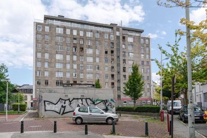 Ooit boden de Cinq Blocs onderdak aan 314 sociale woningen. Vandaag zijn nog slechts twee van de vijf blokken bewoond.
