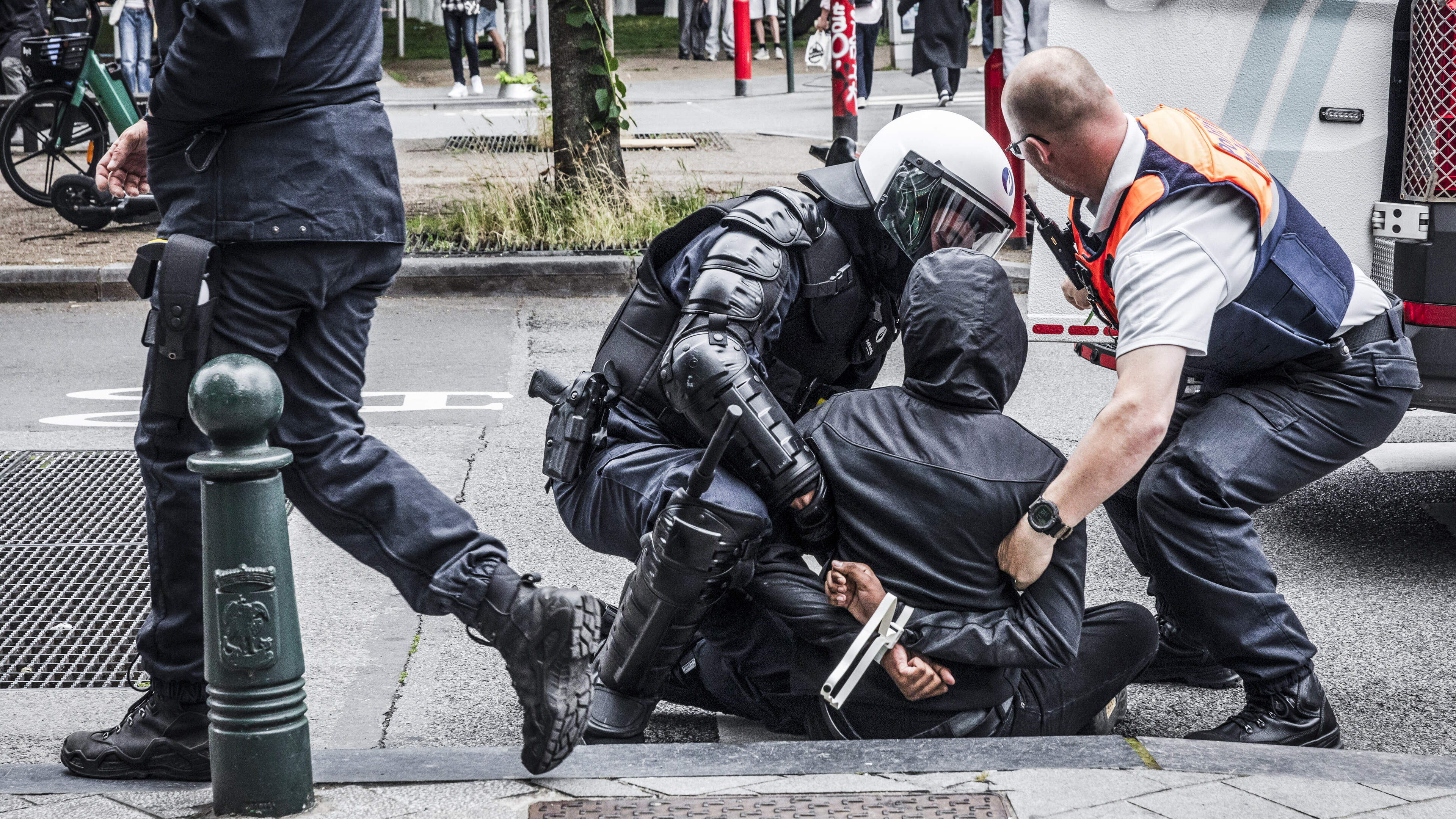 Onderzoek naar politieagenten op Brusselse scholierenbetogin