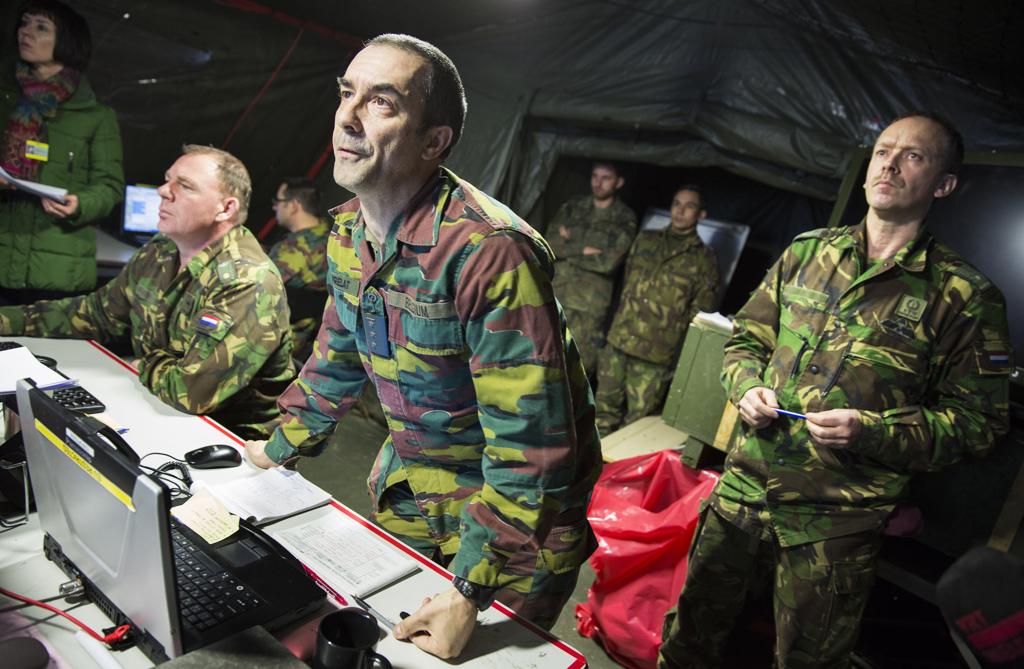 De EUBG kan ook luchtsteun inzetten, maar voorlopig niet deze gloednieuwe NH90-heli, die gisteren in Elsenborn werd geshowd.