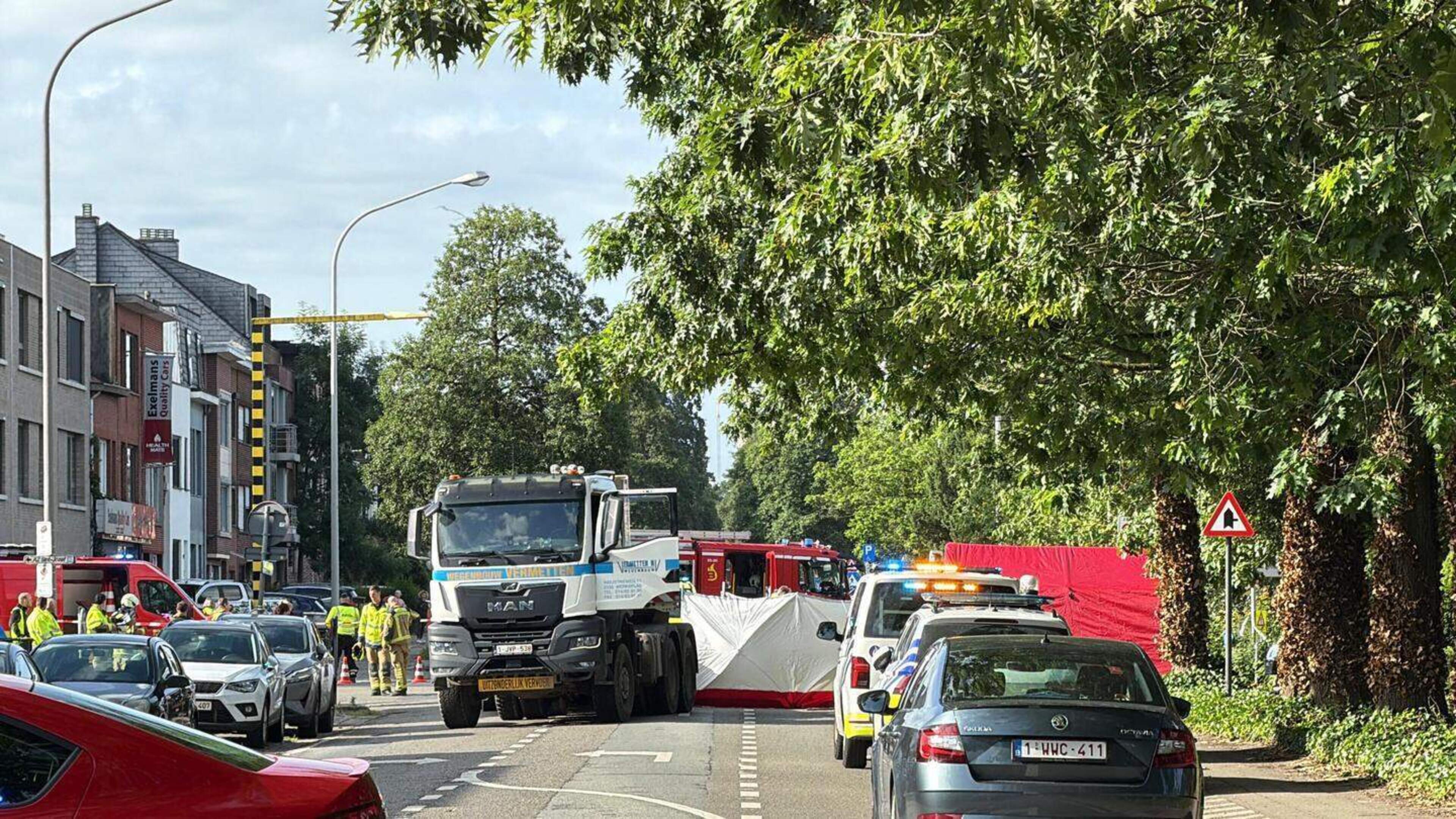 Fietsster overleden na aanrijding met vrachtwagen 