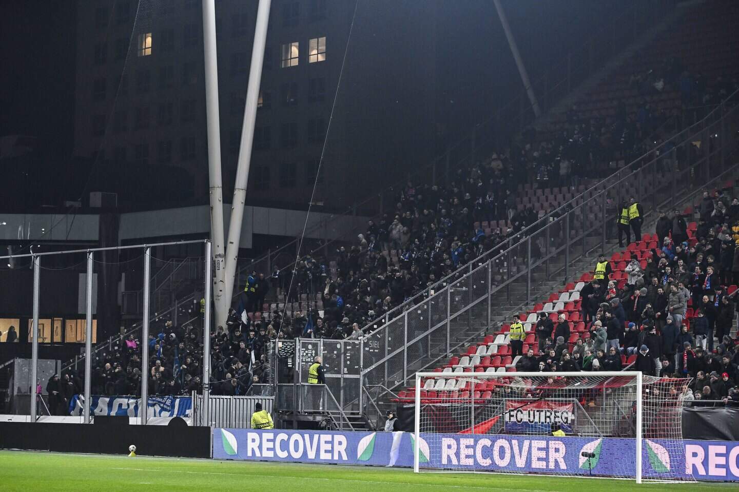 Racing Genk stoot door in Europa League, na match die bijna uur werd ...