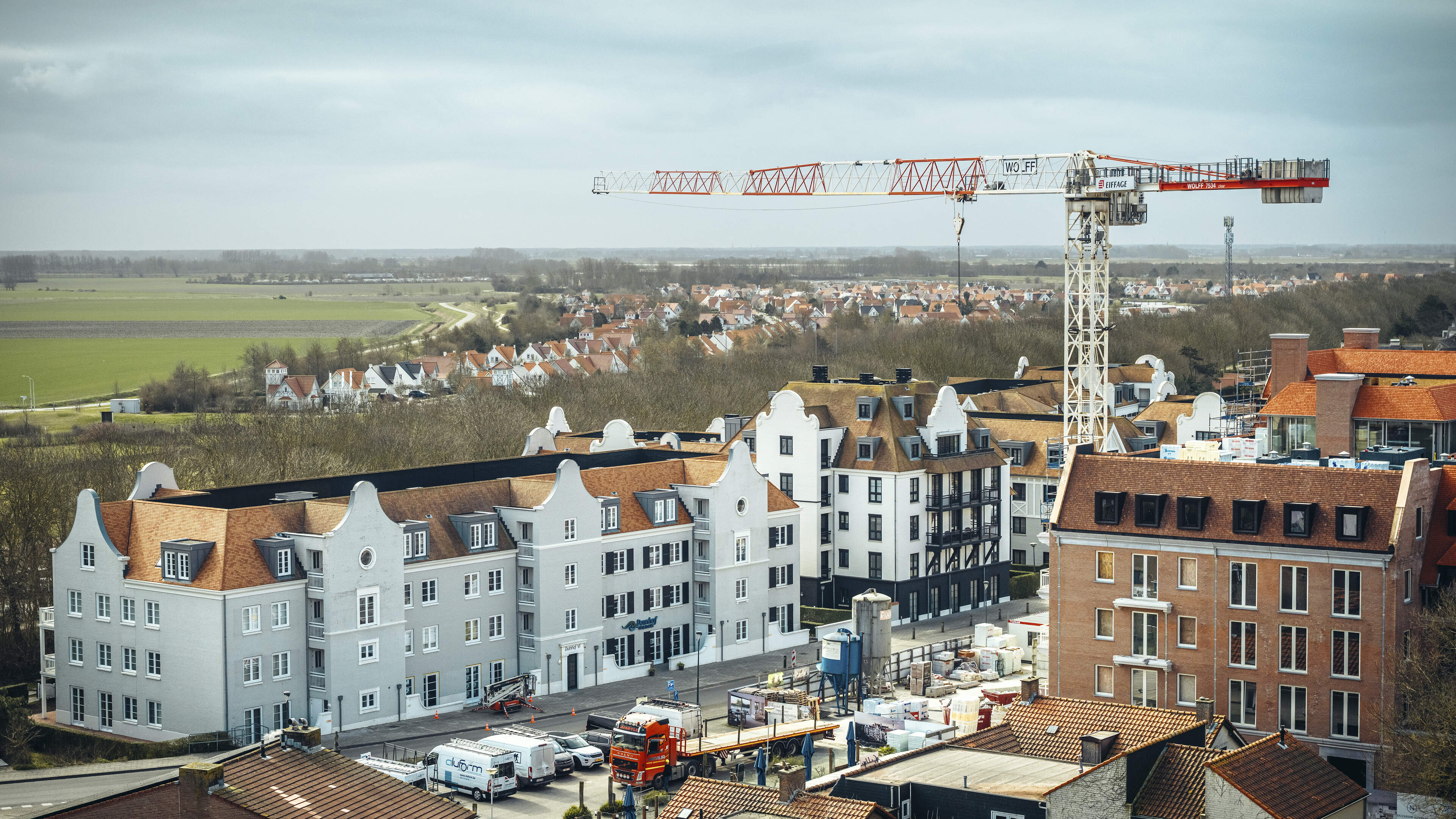 Hoe Vlaamse bouwpromotoren de Nederlandse kust veroveren: “Ruim, groen, en een beetje decadent”