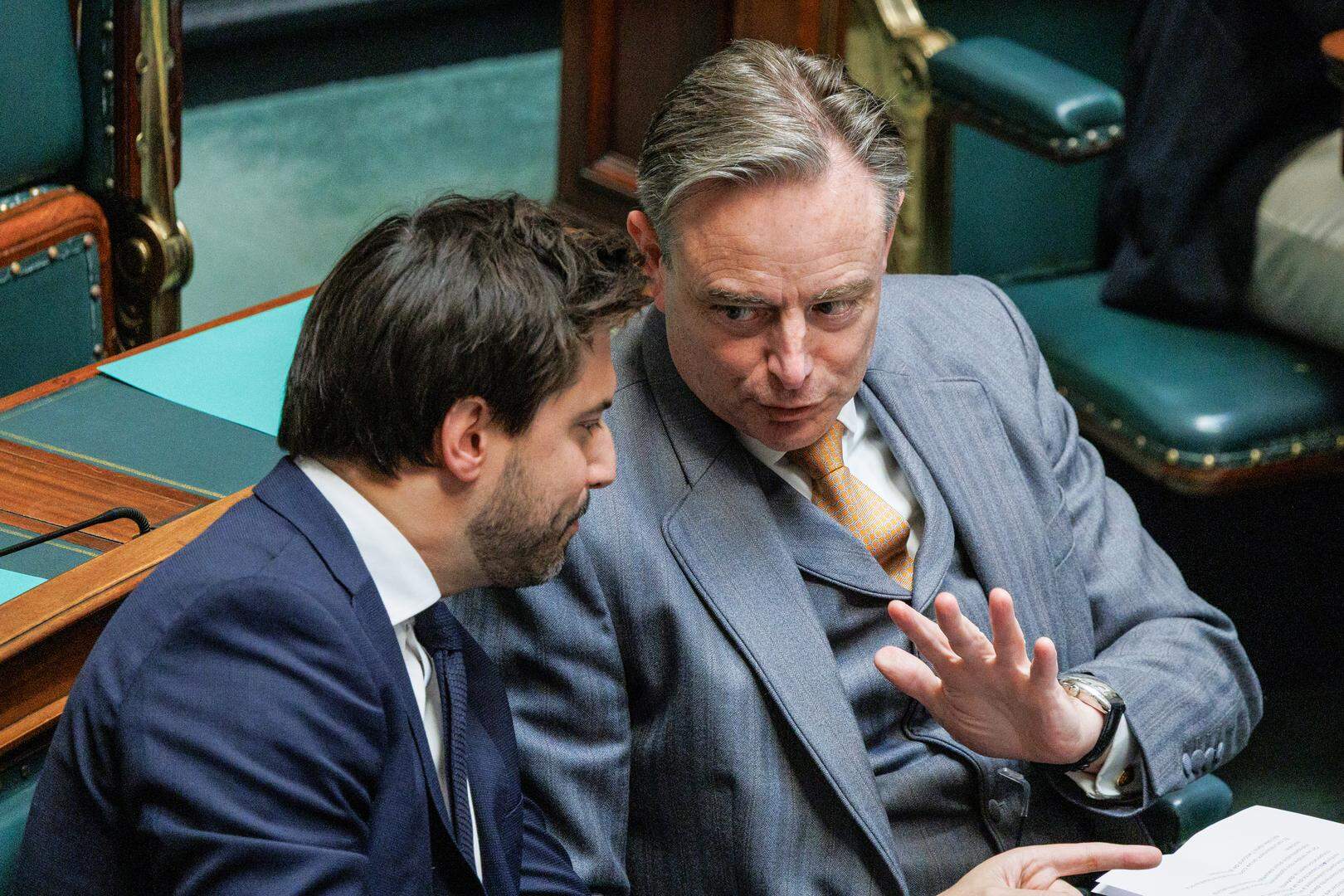 Georges-Louis Bouchez en Bart De Wever in de Kamer. 